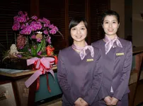 現場服務人員精通櫃檯接待服務